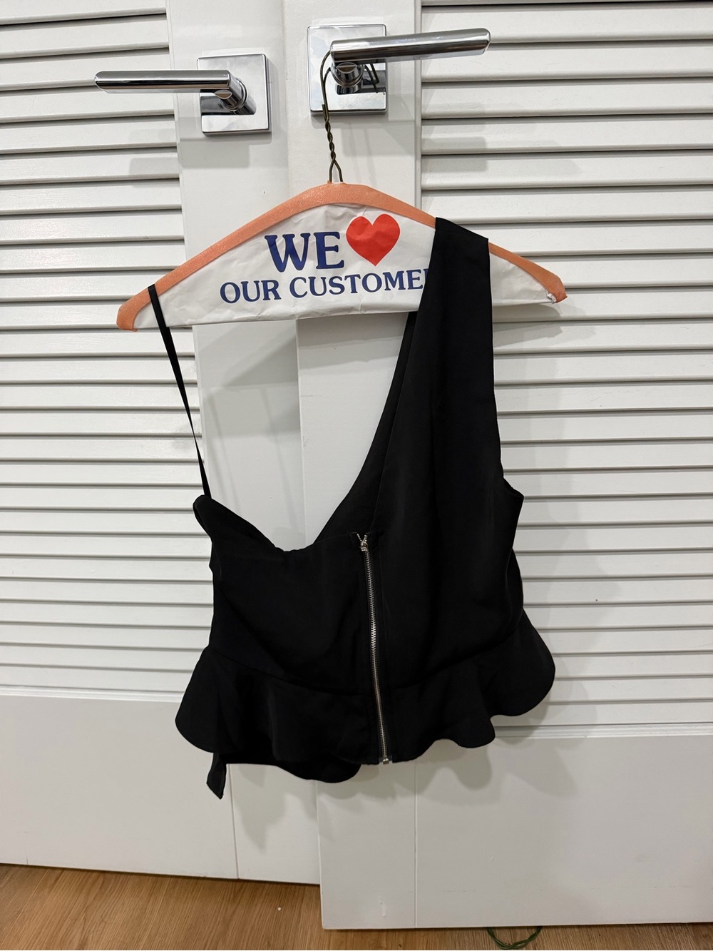 Superdown Asymmetric Peplum Top - Size M - Karlie One Shoulder Top - Picture 4 of 4